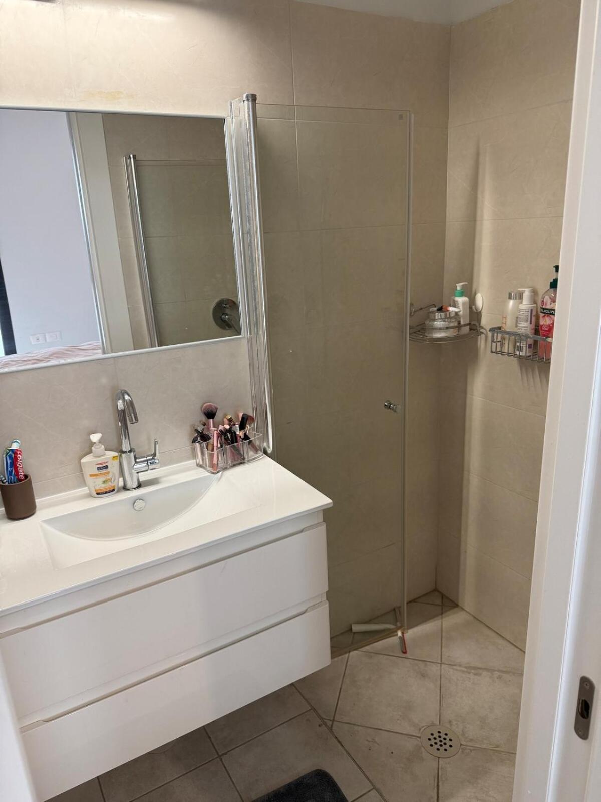 Apartment Renovated 3 Bedroom With Elevator Parking Balcony And Dimension